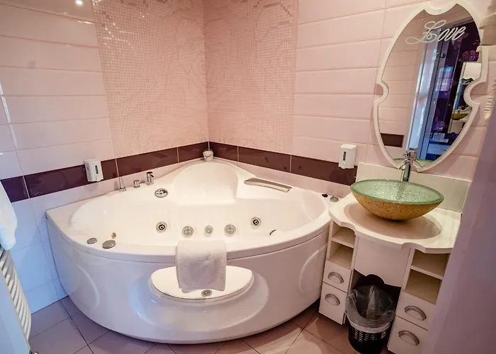 ホテル Erzsebet ヘーヴィーズ