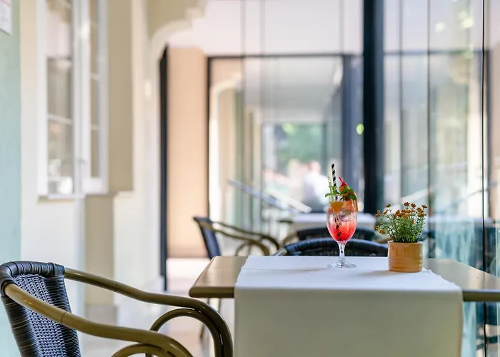 Erzsebet ホテル 3*