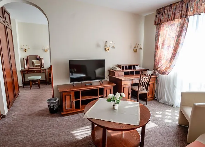 Erzsebet 3* ヘーヴィーズ