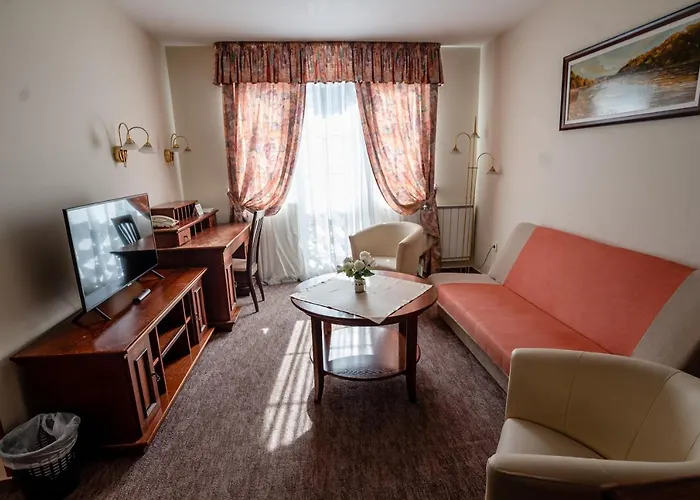 Erzsebet ホテル 3*