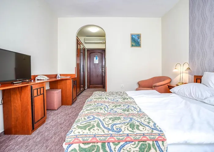 Erzsebet ヘーヴィーズ