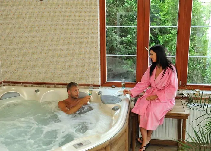 Erzsebet ホテル 3*